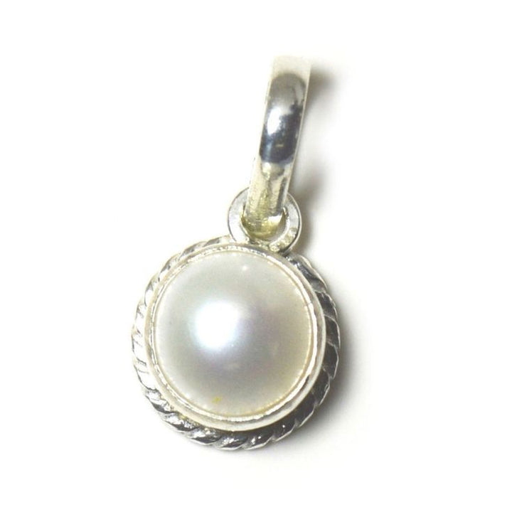 Classic Round Pearl Pendant in  Silver