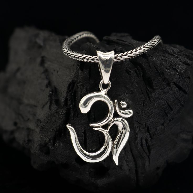 Om Locket
