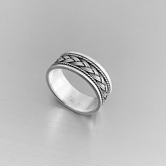 Classic Sterling Silver Challa – Timeless Elegance