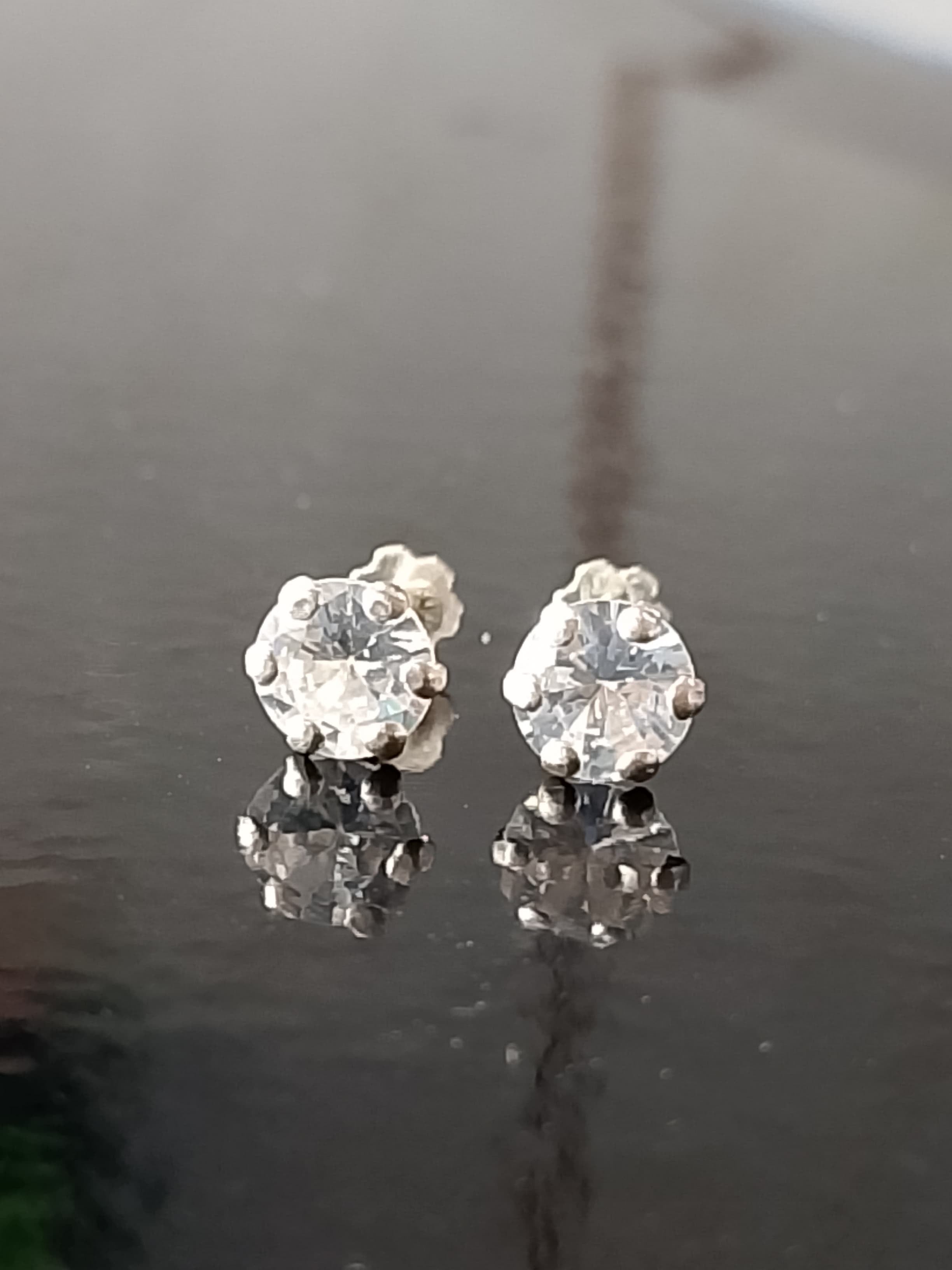 Classic Brilliant Zircon Solitaire Studs in 925 Sterling Silver