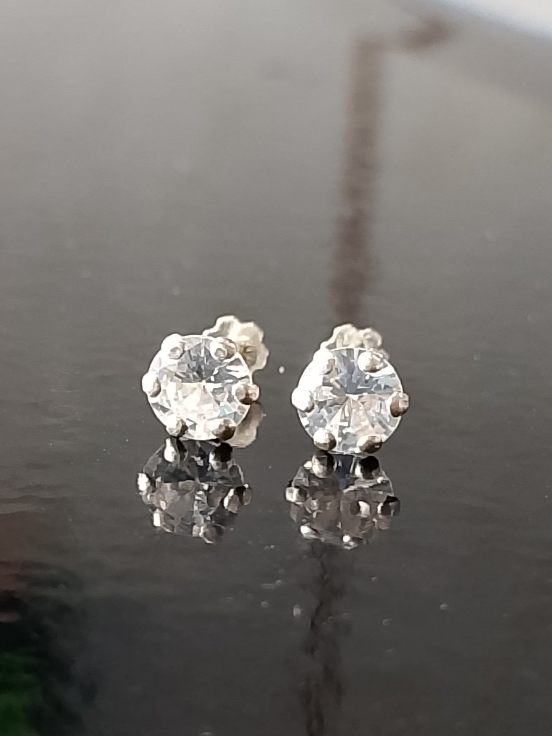 Classic Brilliant Zircon Solitaire Studs in 925 Sterling Silver